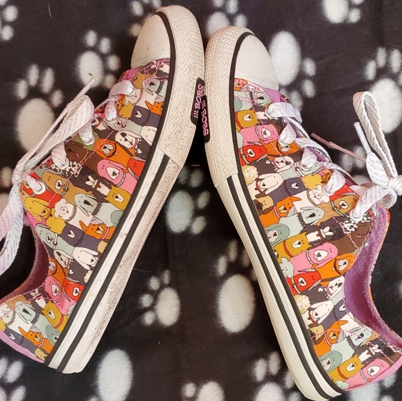 Fun dog lover Skechers in size 7 - Picture 3 of 4
